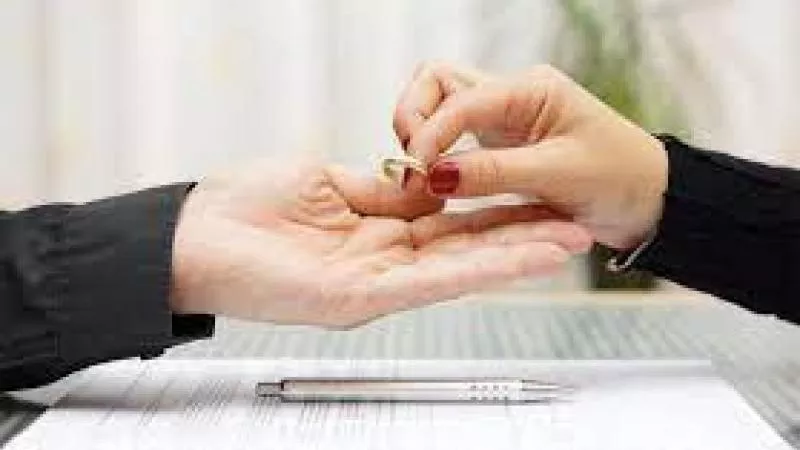 بترجع كل يوم سكرانة من الكباريهات.. طاهر يطلب تطليق زوجته في محكمة الأسرة