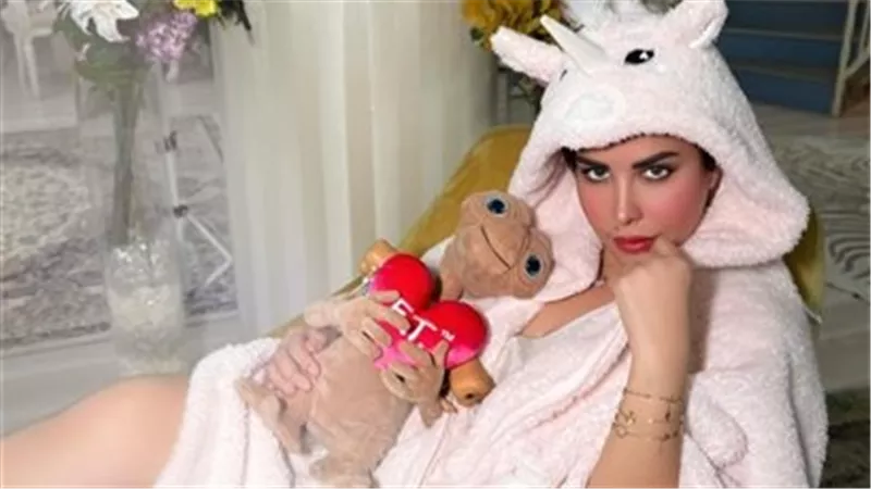 بالكاجوال.. إطلالة جديدة للفنانة شمس الكويتية | شاهد