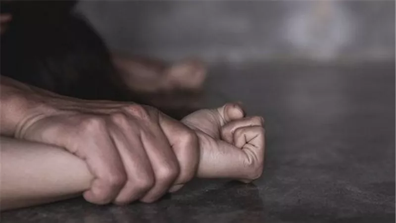 أمها عرفت أنها حامل في الرابع.. تفاصيل مثيرة في واقعة هتك عرض فتاة النزهة