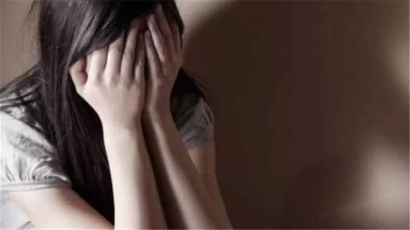 لمس أجزاء حساسة.. تفاصيل مثيرة في استدراج مسن لطفلة والتحرش بها بالدقهلية