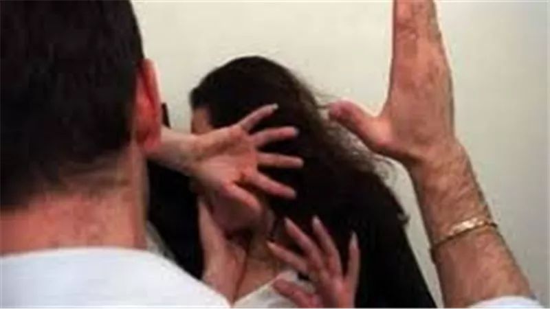 اتخانقوا على مصاريف البيت..تفاصيل القبض على المتهم بتهشيم رأس زوجته بالطالبية
