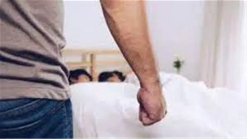 قفشها مع عشيقها فجرجرته في المحاكم.. انتقام شيطاني لسيدة من زوجها بالسويس