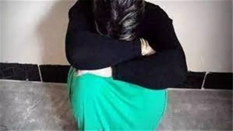 انتقام داخل المدرسة.. حنان شنقت زوجها بإيشارب وطلبت الشرطة: زهقت من خيانته