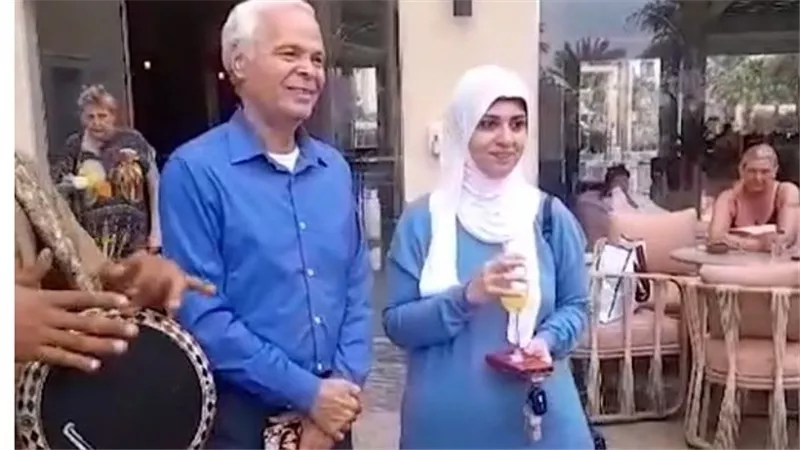 رجعتني شاب.. معلومات مثيرة عن زوجة محمود عامر واستشارة نفسية سبب ارتباطهما