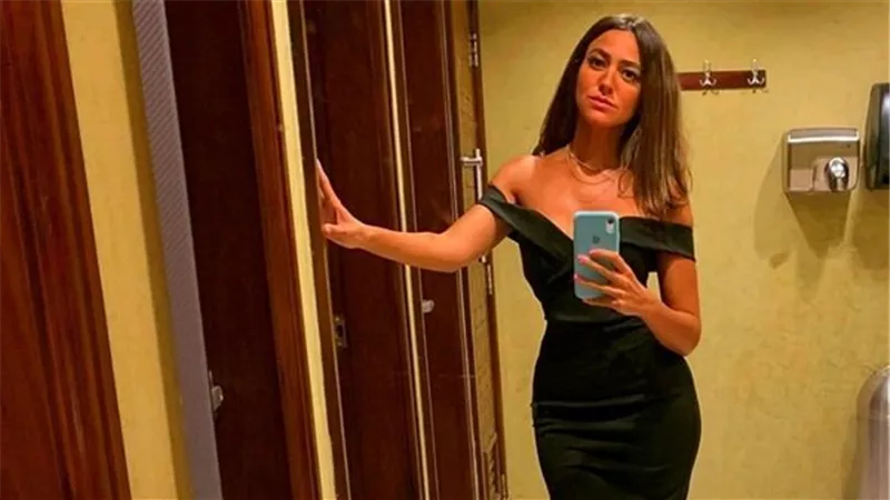  ما القصة؟.. هند عبدالحليم تكشف أسرار عملية إزالة الحسنة وزيجة انتهت بعد 3 سنوات فقط | فيديو