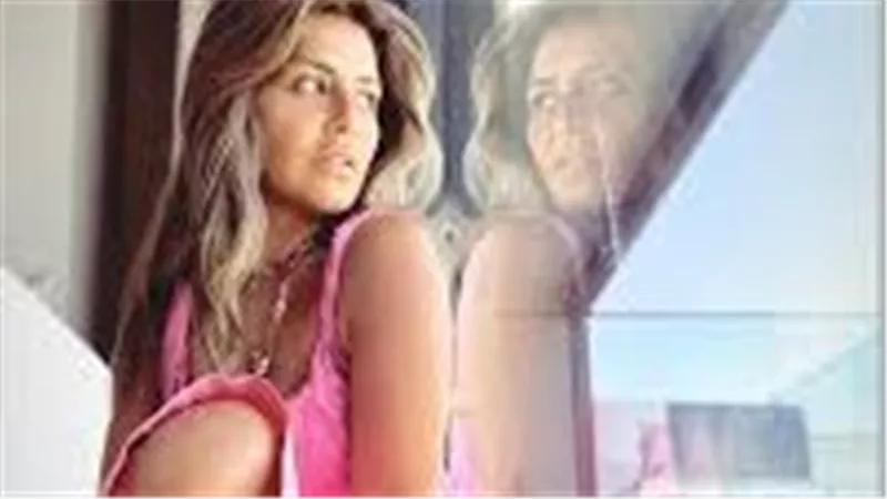  توب مكشوف البطن.. منة فضالي تصدم متابعيها بأحدث جلسة تصوير | شاهد