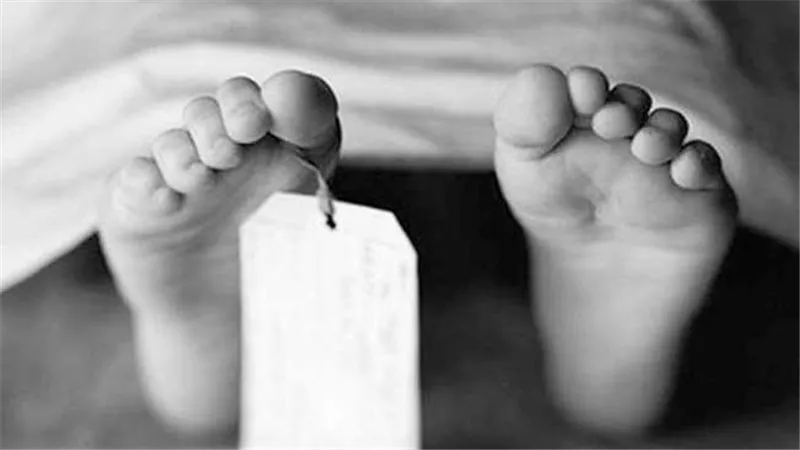 تعالى هديلك حاجة حلوة.. سُكر خنقت طفل جارتها وألقت جثته في ماسورة