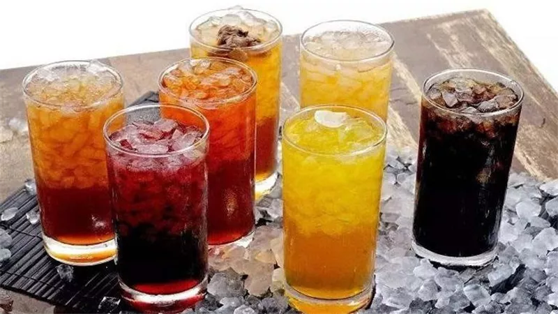 يسبب كوارث.. حسام موافي يحذر هؤلاء الأشخاص من هذا المشروب على الإفطار في رمضان