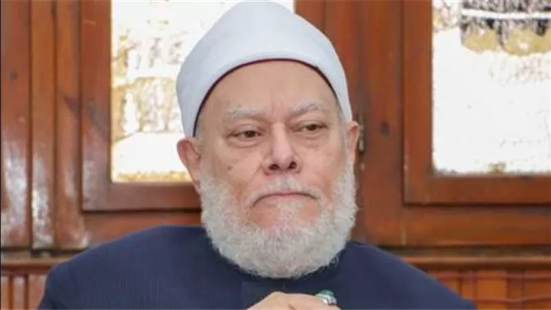 علي جمعة يجيب.. هل علاقة شاب بفتاة خارج نطاق الزواج تعتبر حرامًا؟ | فيديو