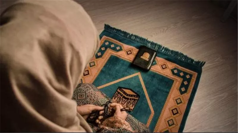 أفضل وقت للدعاء بشهر رمضان.. كيف تصلي صلاة التراويح بالمنزل؟