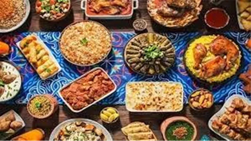 ترفع السكر وتدمر المعدة.. ابتعد عن تناول هذه الأطعمة في رمضان