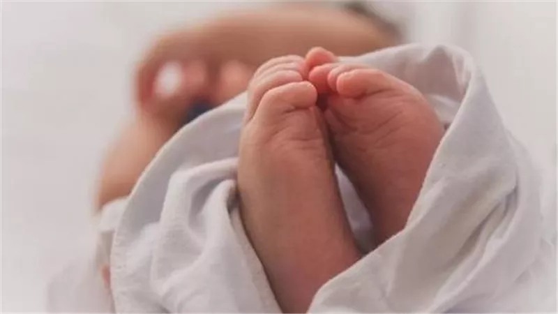 تعذيب وجثة في شنطة.. كيف تخلص أب وأم من طفلتهما بالغربية؟