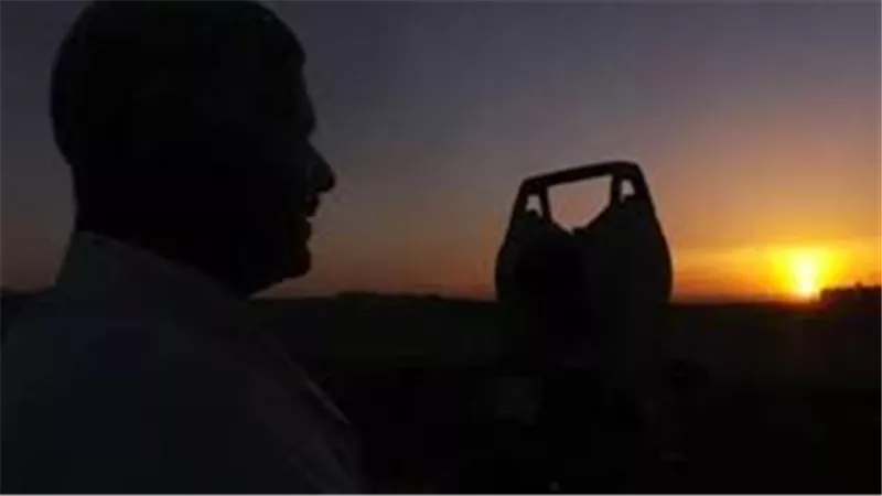 الإفتاء تجيب.. ما حكم الخطأ في ظن طلوع الفجر وغروب الشمس في الصيام؟