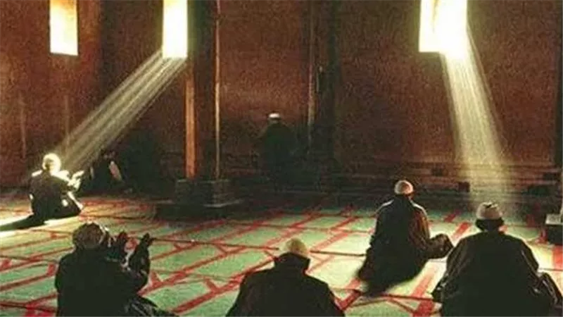الإفتاء تجيب.. ما حكم الاعتكاف في المسجد في العشر الأواخر من رمضان ؟