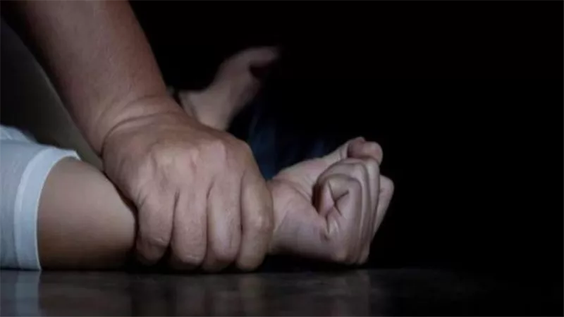 اغتـ.صب ابنة شقيقته وزوجها لصديقه.. قرار جديد ضد الخال الذئب في الطالبية