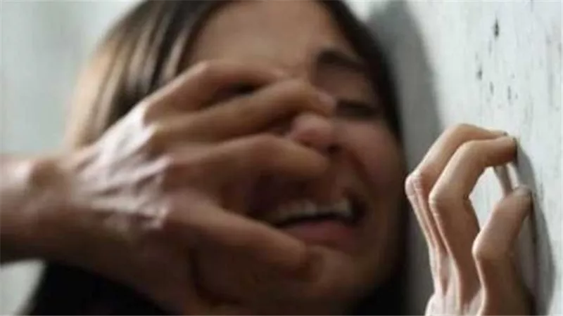 جردها من ملابسها أعلى سطح المنزل.. قرار جديد بشأن المتهم بالتعدي على معاقة ذهنيًا في رمضان