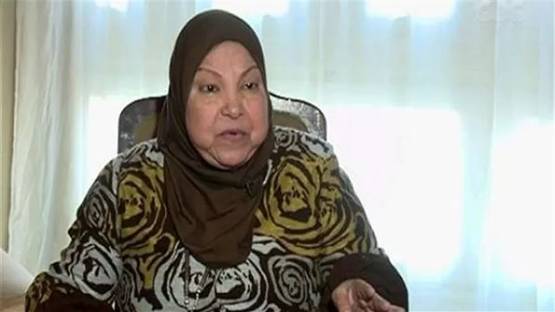 سعاد صالح تفجر مفاجأة.. هل التدخين في رمضان يفطر؟