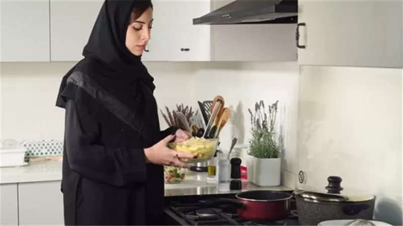 الإفتاء تجيب.. هل للمرأة ثواب في رعايتها لبيتها وأسرتها فى رمضان؟