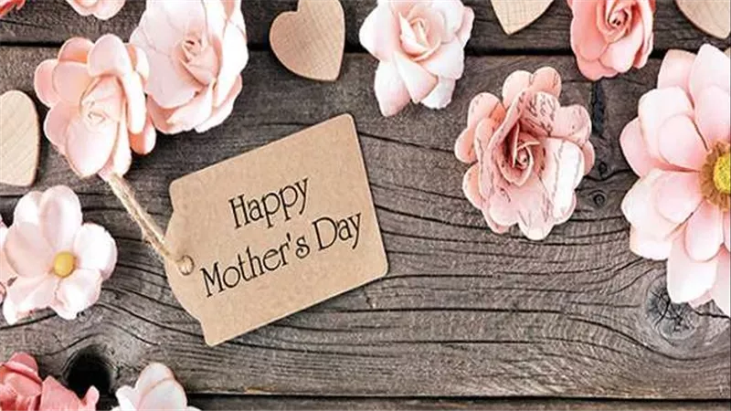 الحب الذي لا يعوض.. أجمل عبارات التهنئة بعيد الأم