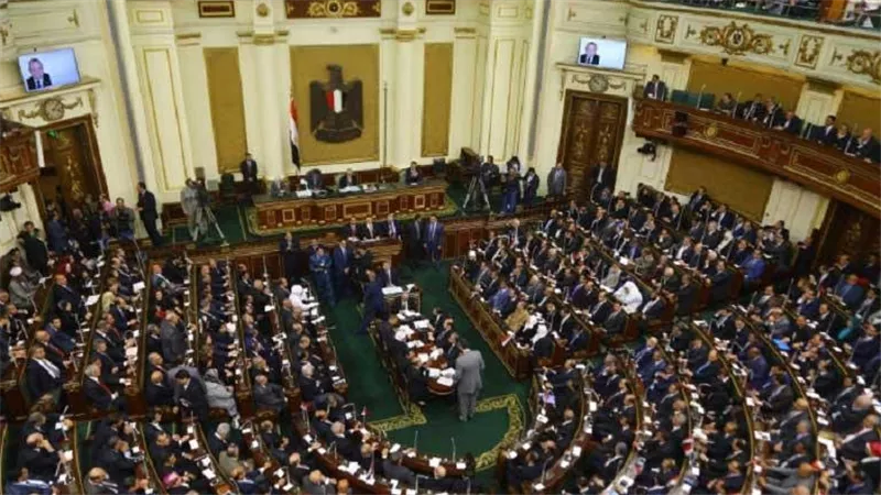 فقدت صلاحيتها.. القصة الكاملة للهجوم البرلماني على الحكومة بسبب مخالفات البناء