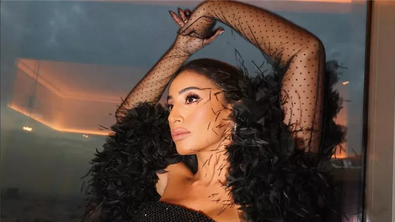أسعار خرافية.. إطلالات الفنانات بالعيد تثير الجدل بالسوشيال ميديا | شاهد