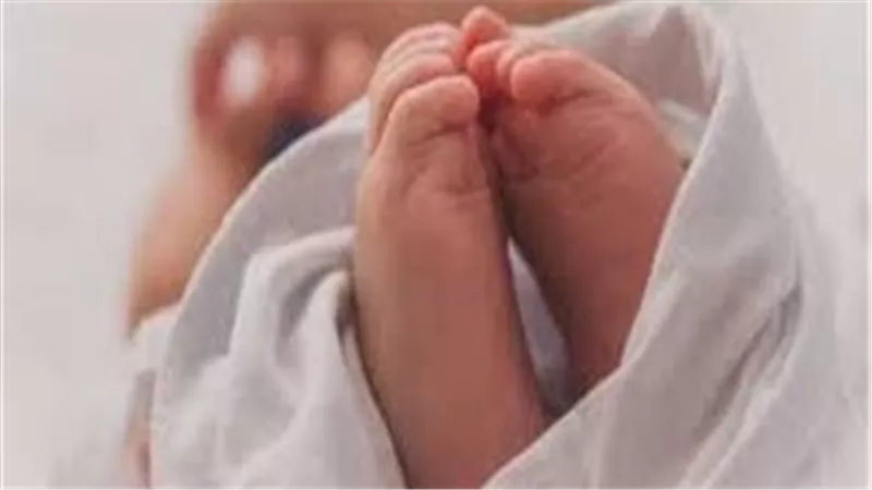 أم بلا قلب.. وضعت رضيعها أمام منزل طبيب وتركته وغادرت بلا رجعه