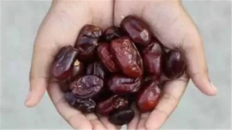 لن تتوقع..هذا ما يحدث للكوليسترول والقلب والعقل عند كسر الصيام ب 3 تمرات
