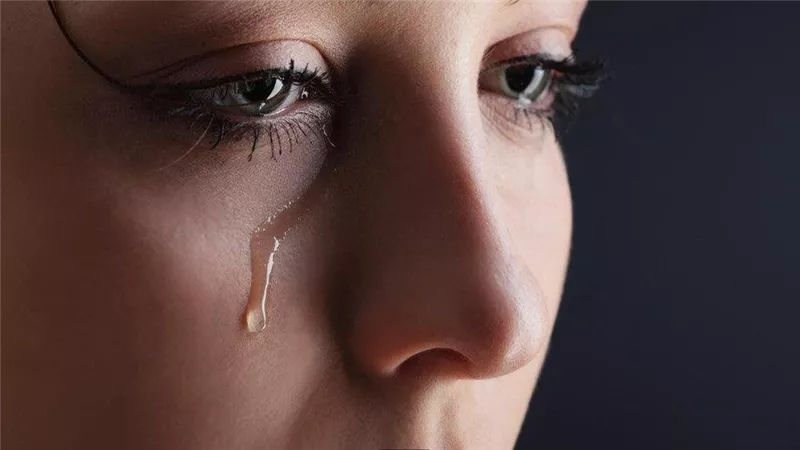 جوزي فضحني.. سيدة تصرخ أمام محكمة الأسرة وتطلب الخلع