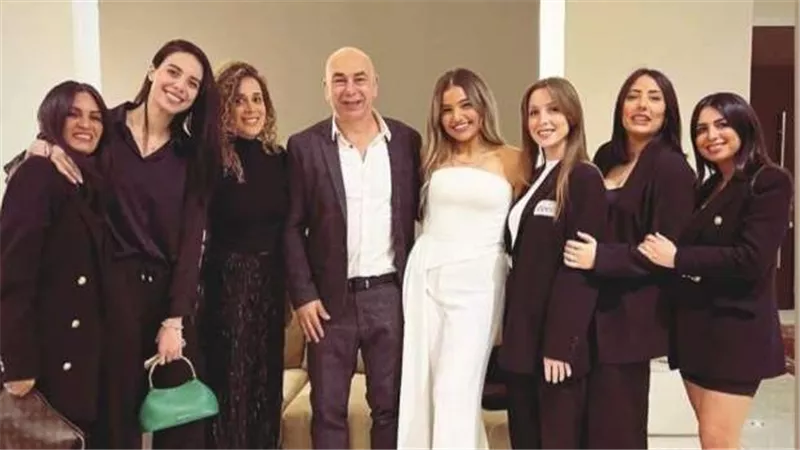 خطفت الأنظار.. صور جديدة من خطوبة ابنة حسام حسن | شاهد