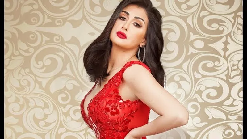 إطلالة مثيرة.. غادة عبد الرازق تثير ضجة بالأحمر الناري | شاهد