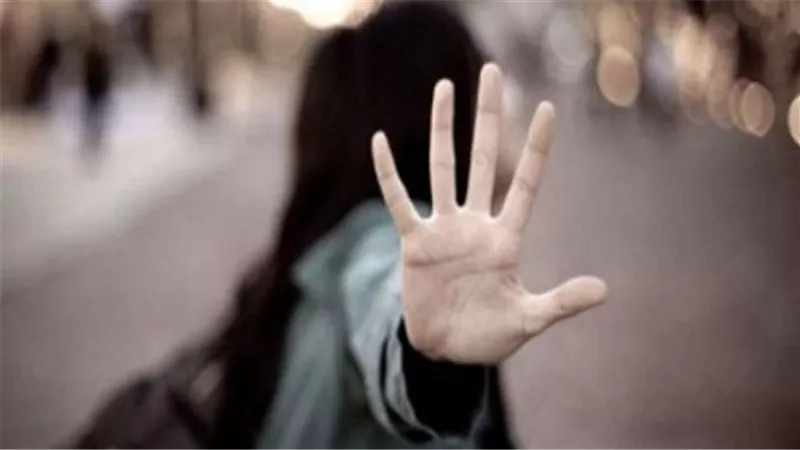لامس أجزاء حساسة.. تفاصيل مثيرة في ضبط صاحب سوبر ماركت تحـ ـرش بفتاة بالجيزة