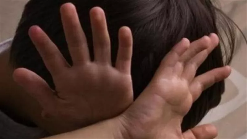 زوج الأم كلمة السر.. دماء بمنطقة حساسة تكشف انتهاك جسد طفل بولاق الدكرور 