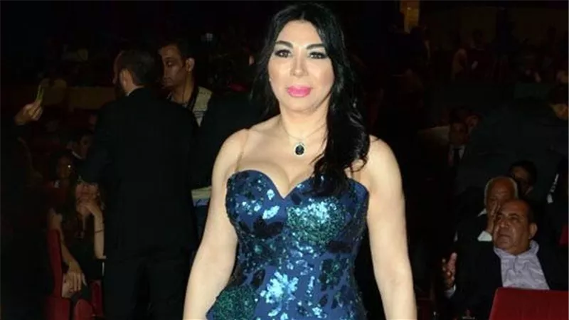 بوتكس كل 6 شهور وشفط خدود 3 مرات.. اعترافات مثيرة للفنانة غادة إبراهيم | فيديو