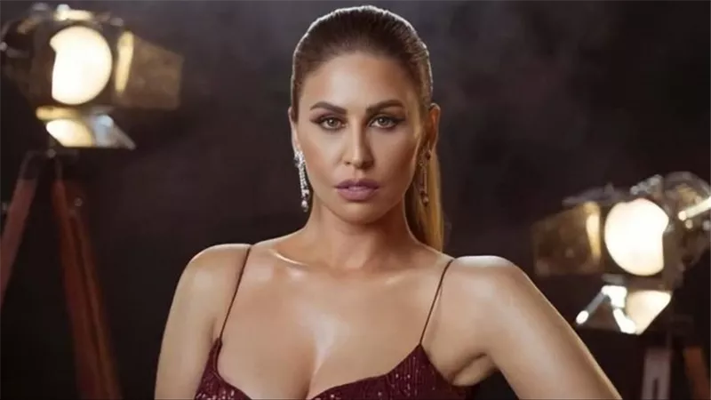 تهشمت سيارتها.. مي سليم تنجو من الموت في حادث مروع | شاهد