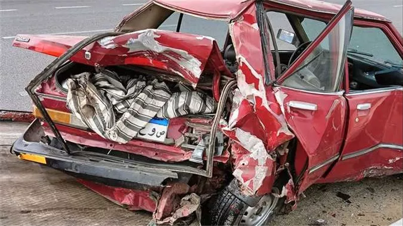 سيارته تحولت لكتلة صفيح.. تفاصيل تعرض فنان شاب لحادث سير 