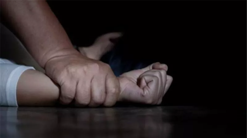 أبو بناتي طلع شمال.. تفاصيل مثيرة في اتهام أم لزوجها بهتك عرض ابنتيه في الهرم