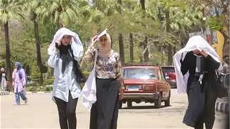 موجة حارة جديدة.. الأرصاد تحذر وتعلن حالة الطقس غدا السبت 1-6-2024