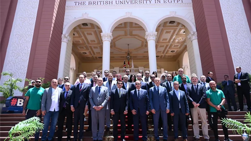 لأول مرة في مصر.. وزير الرياضة يطلق شارة بدء البرنامج التدريبي لمدربي المنتخبات الوطنية من الجامعة البريطانية 