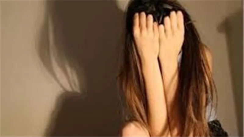 أرغمها على لمس مناطق حساسة.. تفاصيل الحكم على المتهم بهتك عرض فتاة بالقاهرة