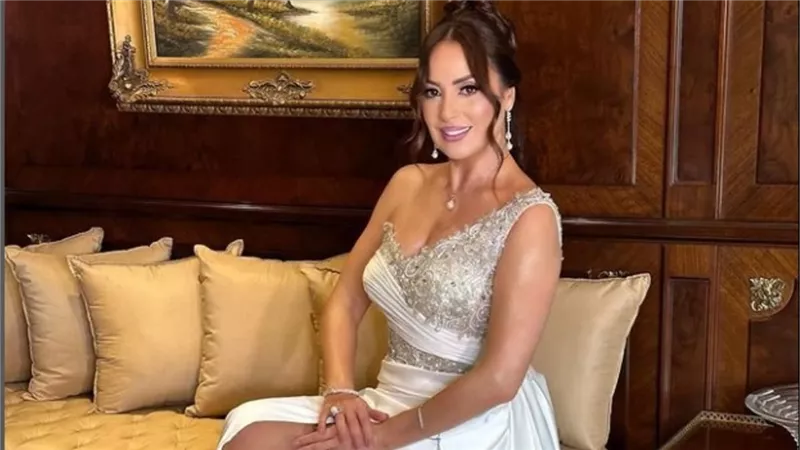 جمال طبيعي.. نرمين الفقي بجمبسوت يبرز رشاقة جسمها | شاهد