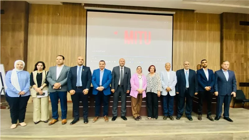 أمين عام صندوق تطوير التعليم يشهد مناقشة مشاريع طلاب الكلية التكنولوجية بالقاهرة