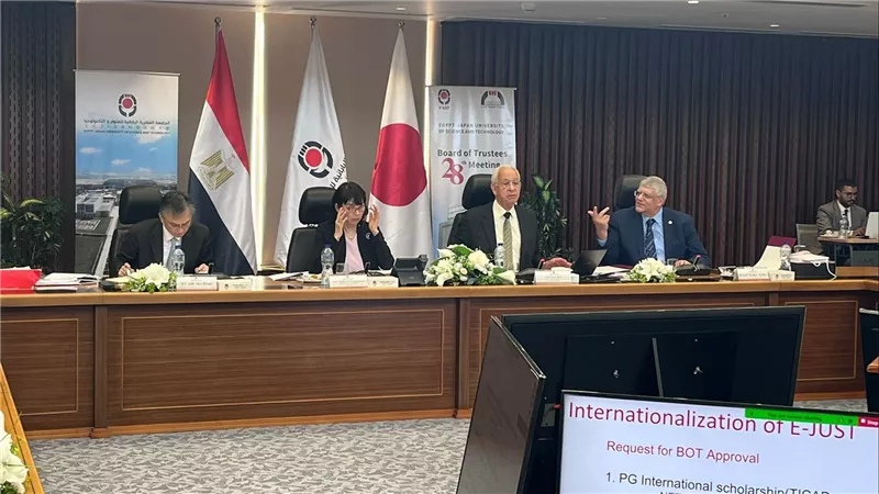 بدء اجتماع مجلس أمناء الجامعة اليابانية ببرج العرب 
