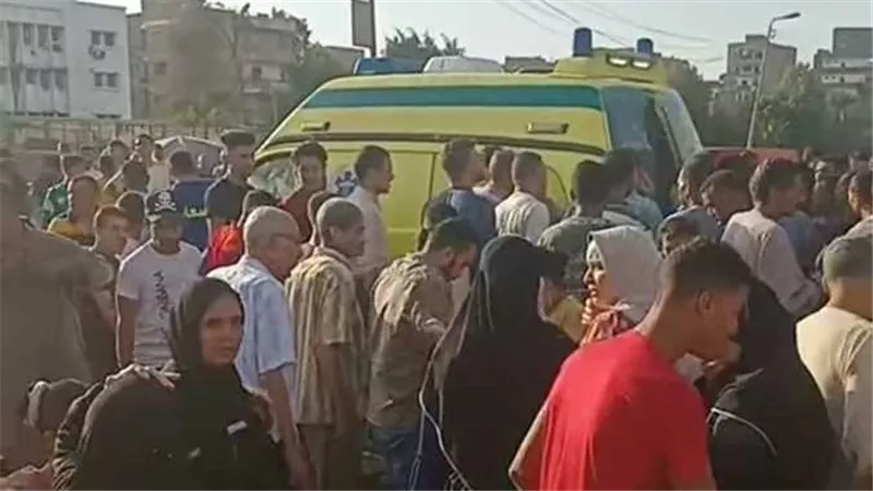 أمام قطار الصعيد.. المتهم بقتل أمه يتخلص من حياته بطريقة مروعة بالمنيا 
