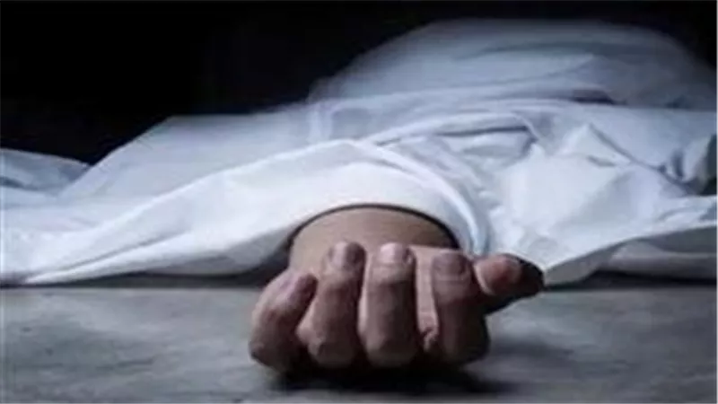 لم يتحمل فراق زوجته.. مسؤول كبير بالتعليم ينهي حياته بطريقة صادمة