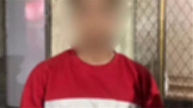 بلا رحمة..قرار عاجل ضد طالب اعتدى على كلب بحجر حتى الموت بعين شمس