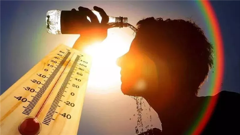 أشرب لو مش عطشان.. تحذيرات ونصائح من الأرصاد بسبب موجات الحرارة