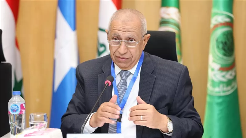خبراء ومتخصصون يناقشون تحديات وأخلاقيات الذكاء الاصطناعي والمستقبل بالأكاديمية العربية (صور)