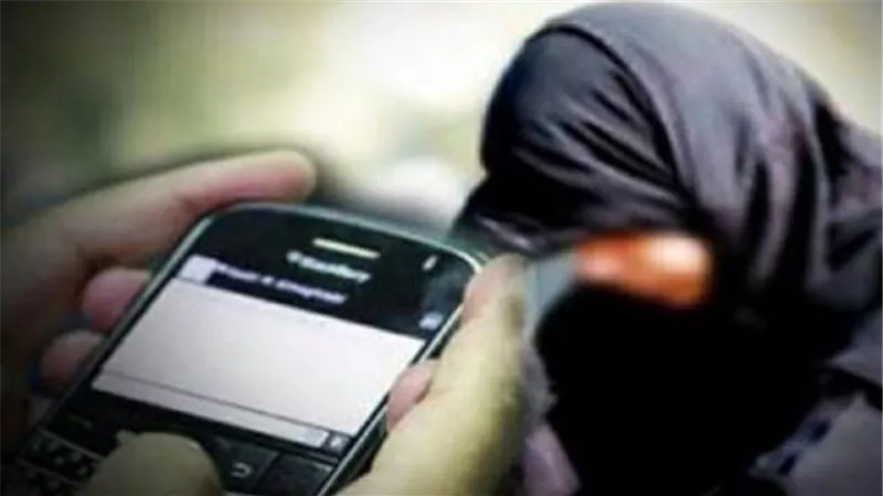 هددها بصور خاصة.. قرار جديد ضد المتهم بابتزاز ربة منزل ببني سويف
