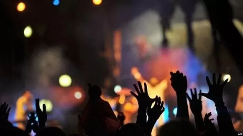 ملابس حريمي وأفعال فاضحة.. تفاصيل جديدة عما حدث داخل حفل منتجع الشيطان