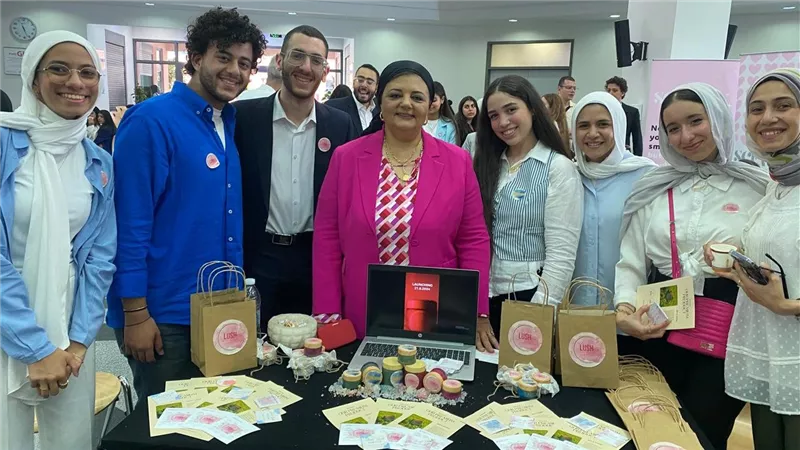 صيدلة الجامعة الألمانية بالقاهرة تنظم معرض مشروعات لمنتجات مستحضرات التجميل المبتكرة (صور)